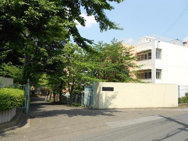 Junior high school. Coyaba an 8-minute walk from the 650m junior high school until junior high school