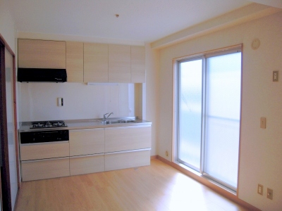 Living and room. LDK10 Pledge balcony surface