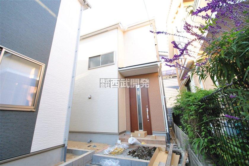 Local appearance photo. Local (11 May 2013) Shooting