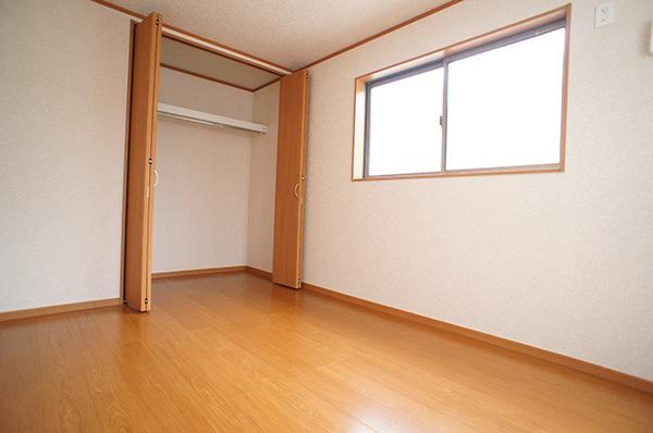 Non-living room. Western-style 4.5 Pledge