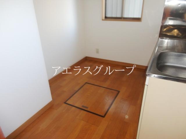 Other. Underfloor Storage