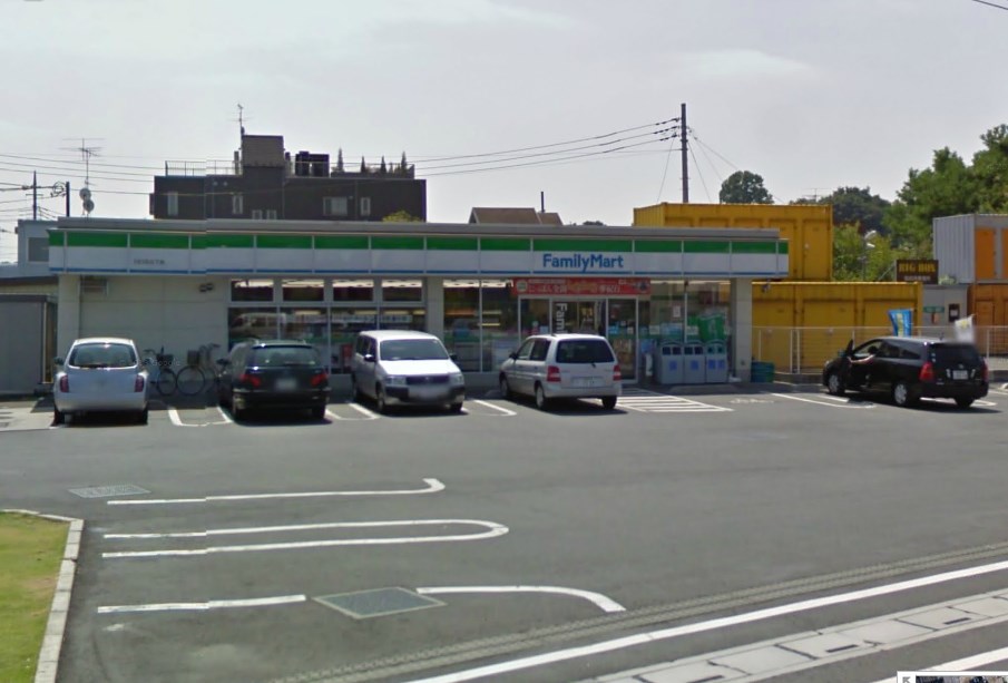 Convenience store. FamilyMart Hana Kawaguchi Yamashita store (convenience store) to 748m