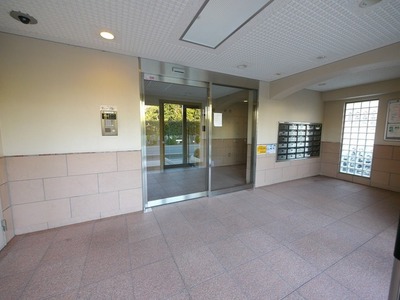 Other. 10m until the auto-lock with entrance (Other)