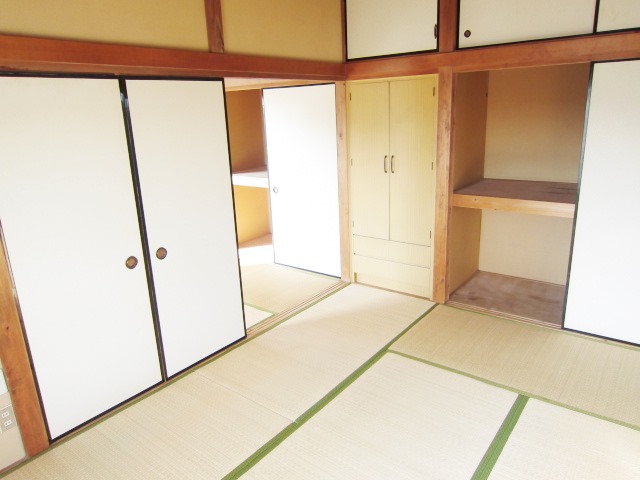 Living and room. Ease of use is a good room