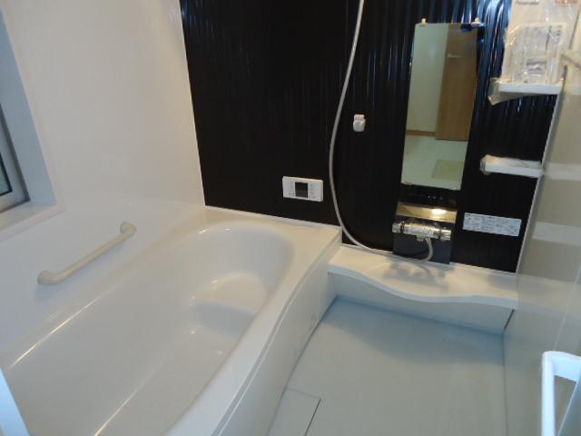 Same specifications photo (bathroom). Same specification unit bus photo