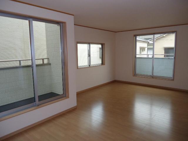 Same specifications photos (living). Same construction living photo