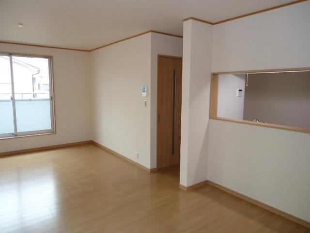 Same specifications photos (living). Same construction living photo