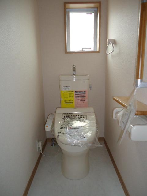 Same specifications photos (Other introspection). Same specifications toilet photo