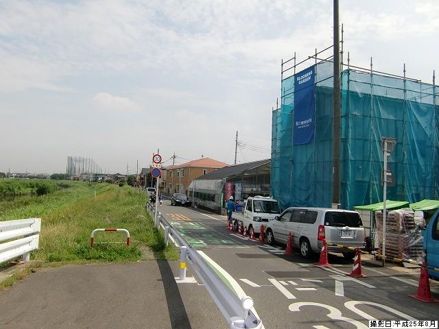 Local photos, including front road. Local (August 2013) Shooting