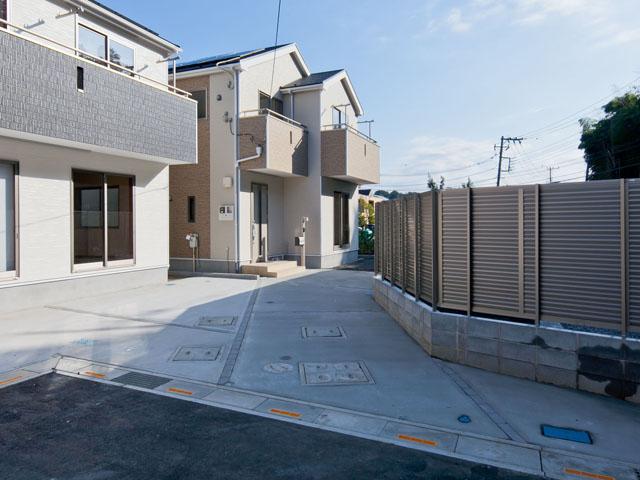Other local.  ■ 4 Building _2780 ten thousand! With popularity of solar panels! Two car space!  ■ 
