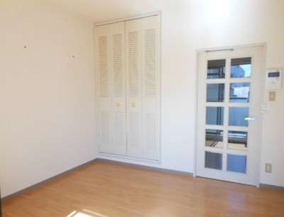 Living and room. Room 2