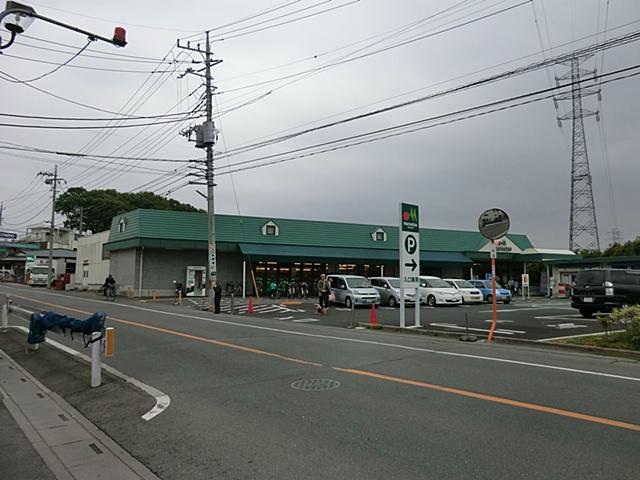 Shopping centre. Until Maruetsu 930m