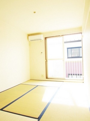 Living and room. Japanese-style room 6 quires