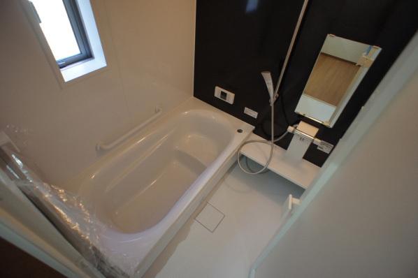 Bathroom. Building 2