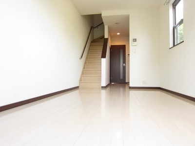 Living and room. It will also be brighter mood in the bright colors of the floor