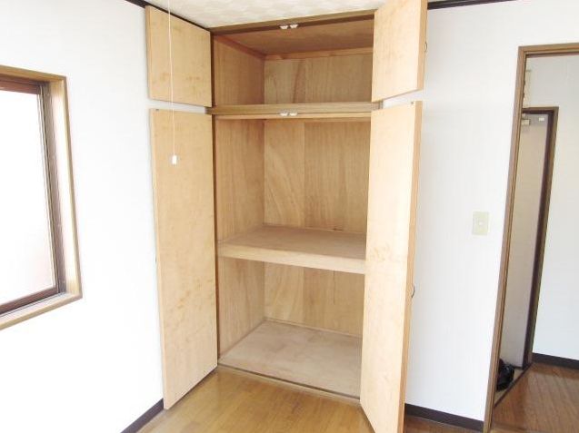 Receipt. It is equipped each room storage