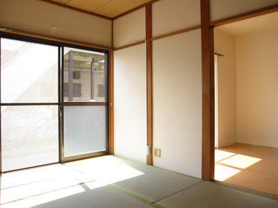 Living and room. ☆ Will be established 1 groups air conditioning ☆