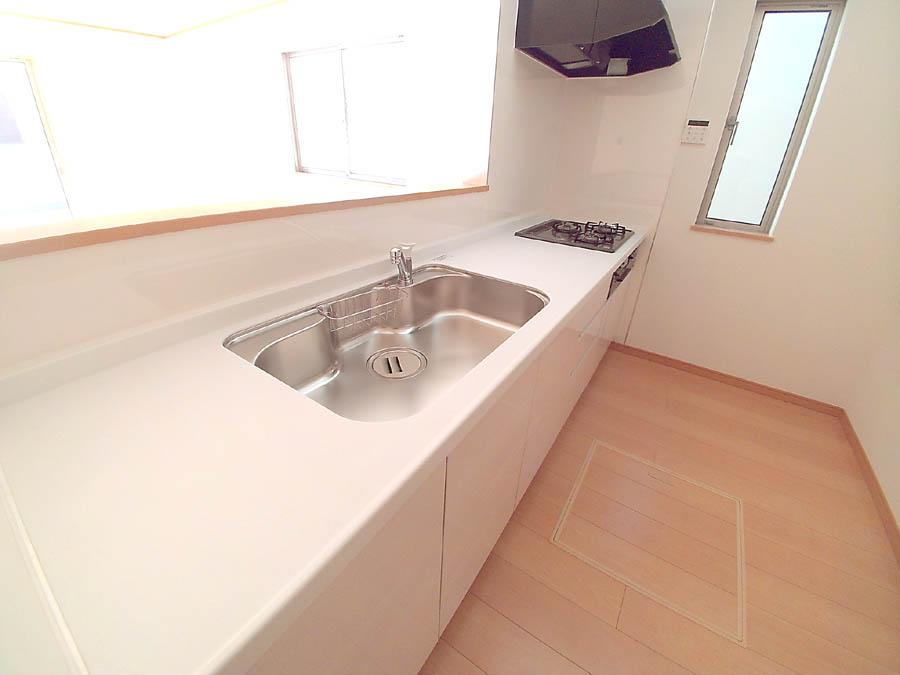 Kitchen. Was building completed. Such as the actual image from per yang, We have to wait all the time so you can see directly.