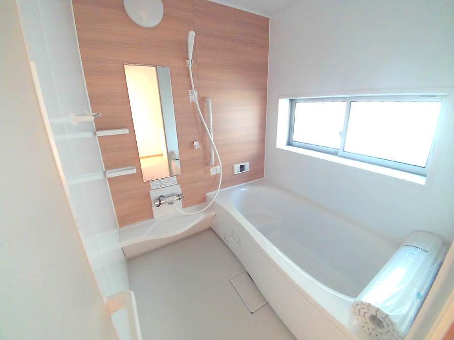 Bathroom. Was building completed. Such as the actual image from per yang, We have to wait all the time so you can see directly.