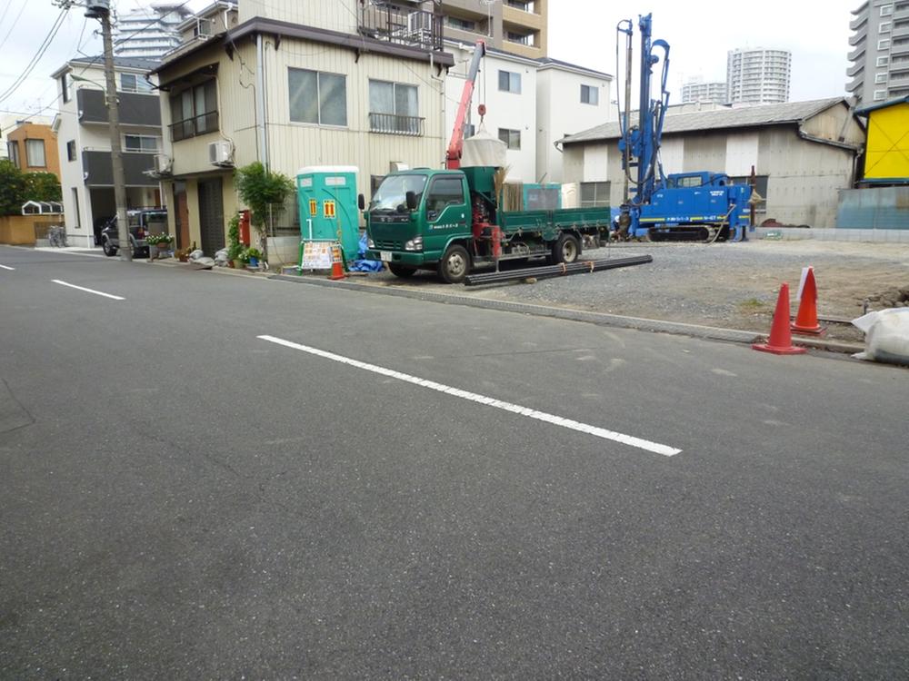 Local photos, including front road. Local (September 2013) Shooting