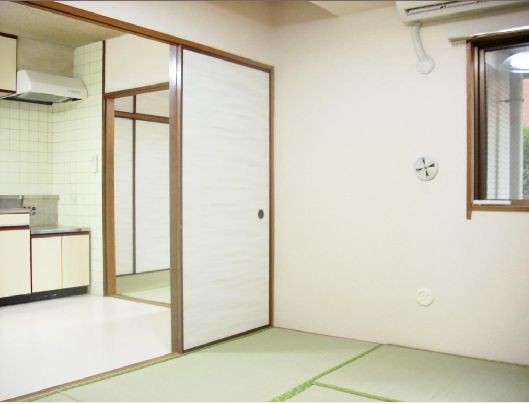 Living and room. Space was settled in the Japanese-style room 6 quires