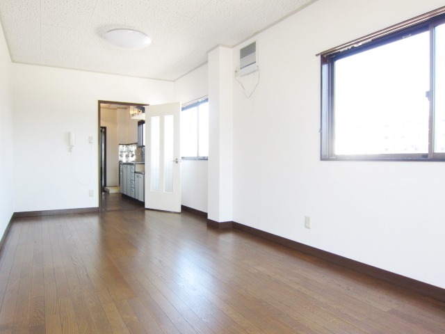 Living and room. Airy is a good room. 