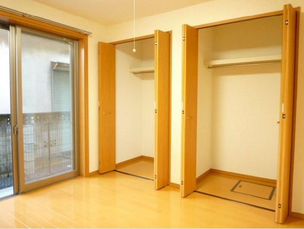 Receipt. Abundant storage, The room you can use cleaner