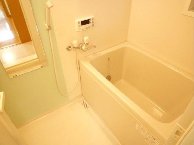 Bath. Reheating economic city gas