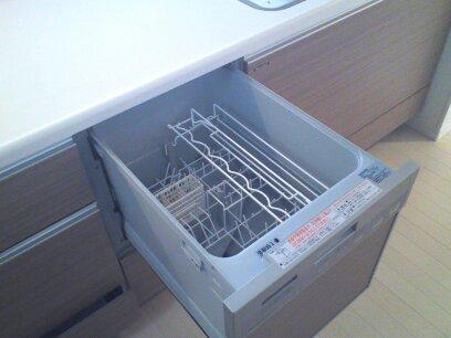 Kitchen.  [Our construction cases] Pull open type, You can out of the tableware without bend over. 5 ~ It can accommodate at a time 6 servings. 