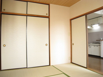 Living and room. There is Japanese-style storage