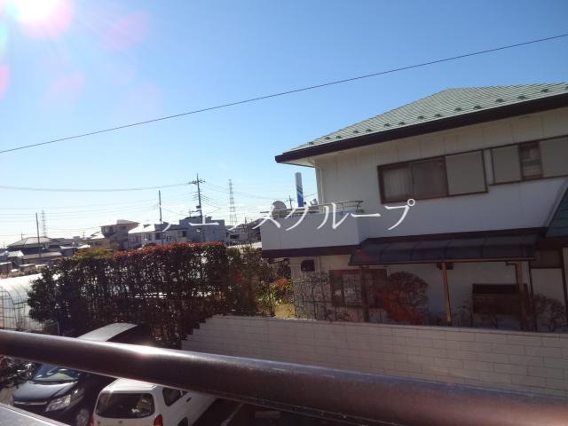 View. Day is good because there is no high buildings around.