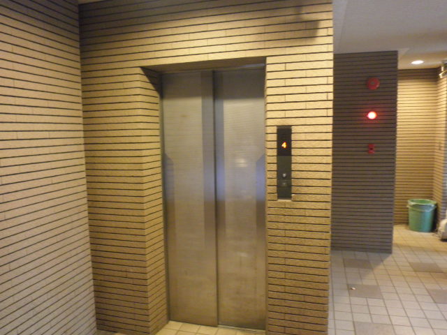 Other common areas. There is also a lift