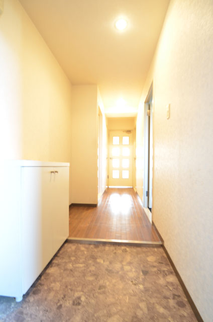 Entrance. Bright, good entrance well-ventilated