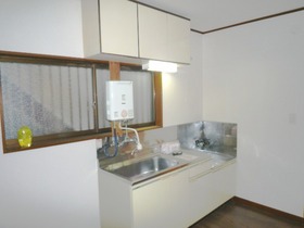 Kitchen. Gas stove 2 burners can be installed