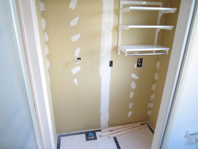 Washroom. There is a shelf in the washroom ※ It is before the wash basin installation for under construction