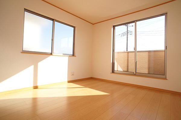 Non-living room. 1 Building