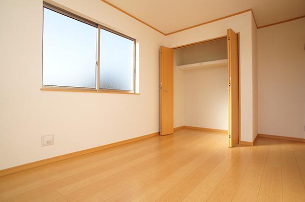 Non-living room. 1 Building