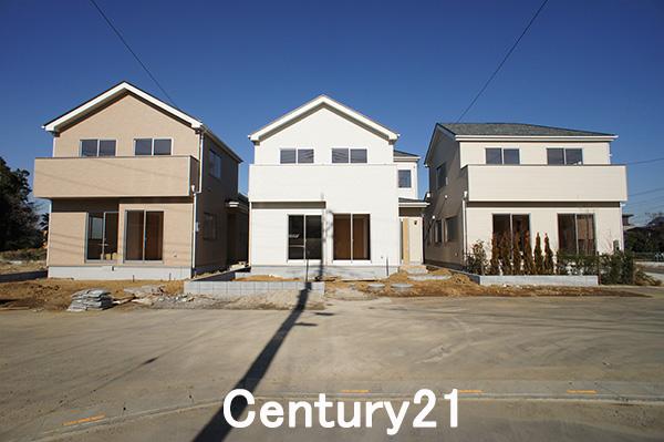 Local photos, including front road. 12 / 12 shooting