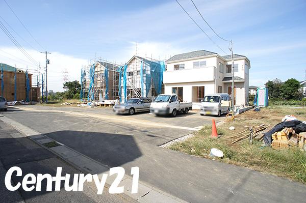 Local photos, including front road. 10 / 18 shooting