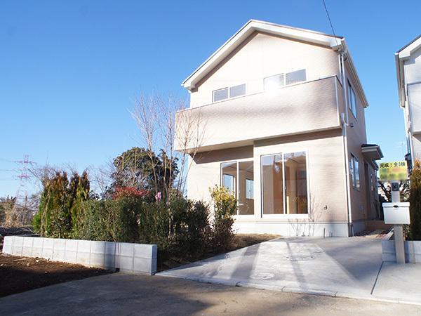 Local appearance photo. 1 Building