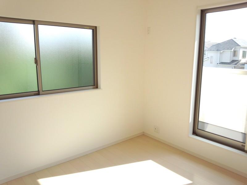 Non-living room. Indoor (11 May 2013) Shooting