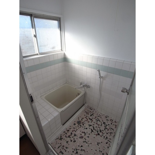 Bath. bus ・ It is another toilet