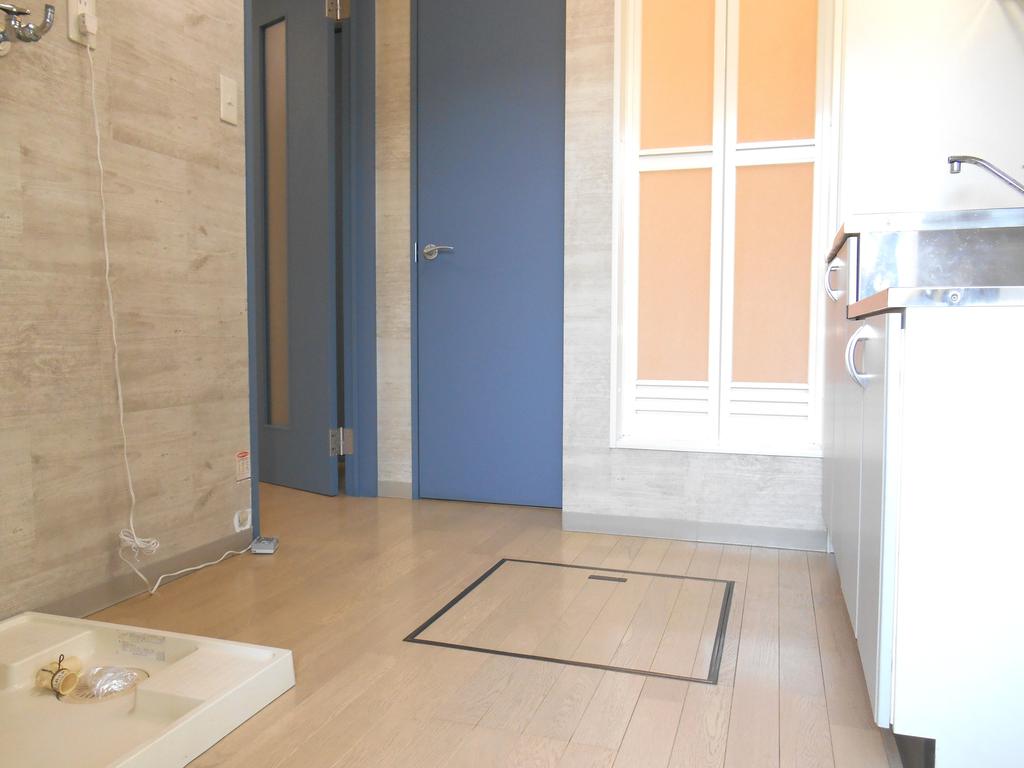 Other room space. Underfloor Storage