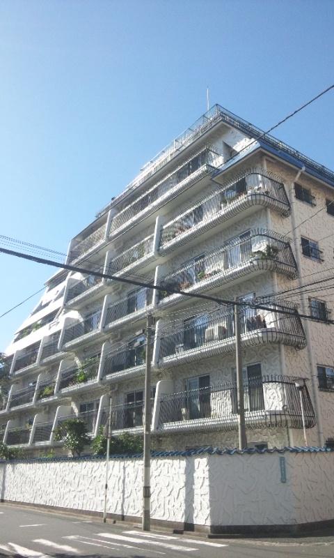 Local appearance photo. Local (12 May 2013) Shooting