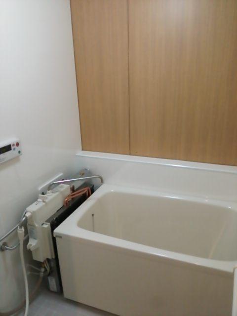 Bathroom. Indoor (12 May 2013) Shooting