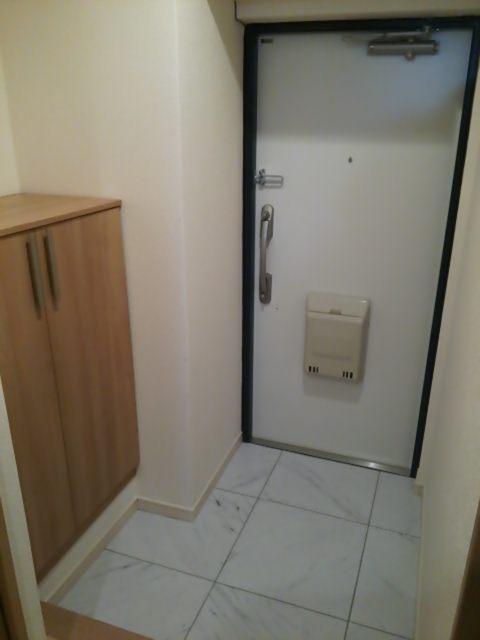 Entrance. Local (12 May 2013) Shooting