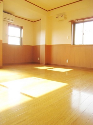 Living and room. Western-style 13 Pledge