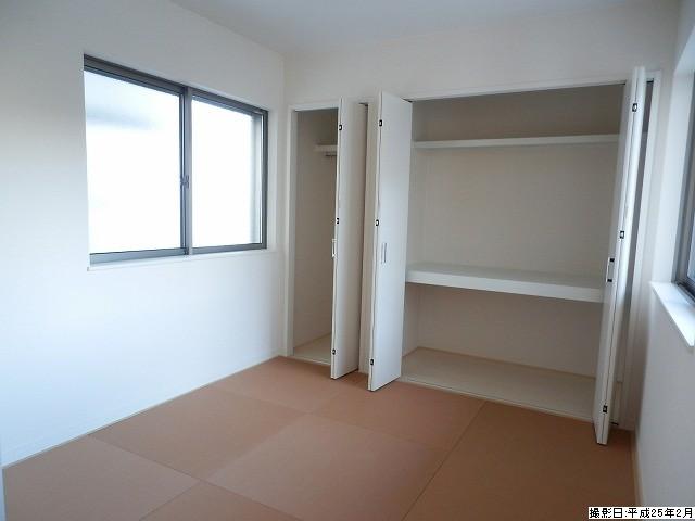 Non-living room. Indoor (February 2013) Shooting