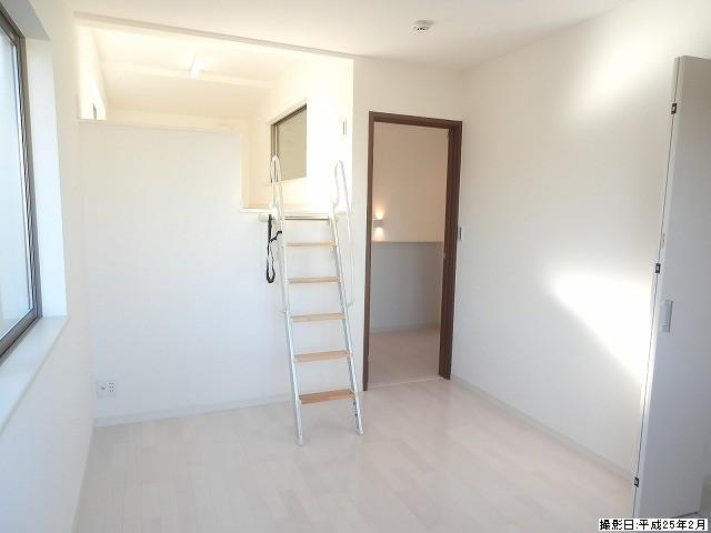 Non-living room. Indoor (February 2013) Shooting