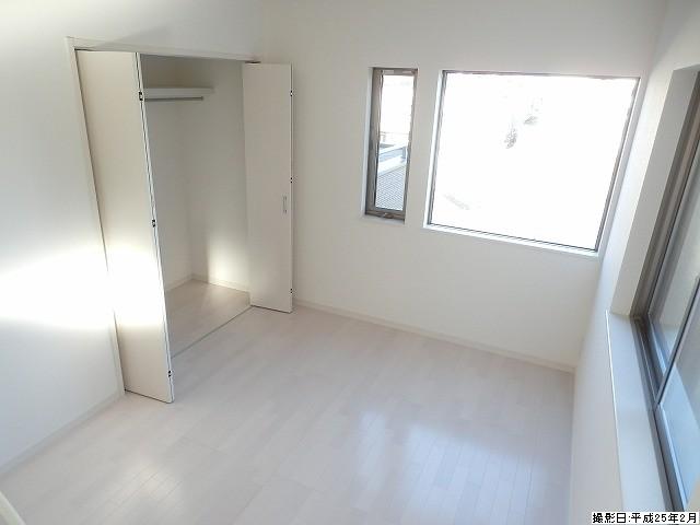 Non-living room. Indoor (February 2013) Shooting